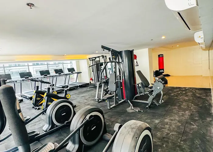 Spacious 2br Near Of Dreams, Airport, Moa, Okada, Ayala Malls, And Solaire Casino With Free 5 Pool Access Apartment