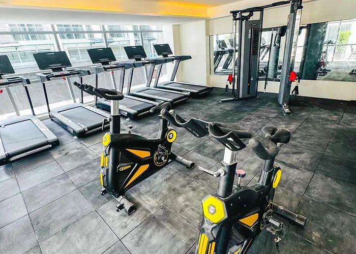 Apartment Spacious 2br Near Of Dreams, Airport, Moa, Okada, Ayala Malls, And Solaire Casino With Free 5 Pool Access Manila