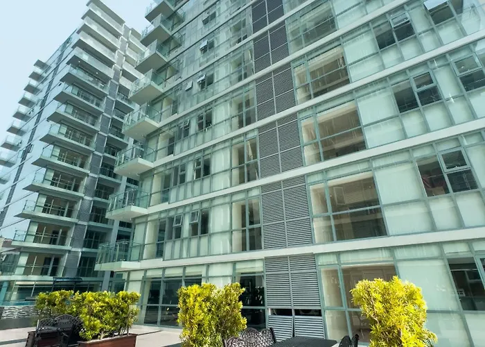 Spacious 2br Near Of Dreams, Airport, Moa, Okada, Ayala Malls, And Solaire Casino With Free 5 Pool Access * Manila