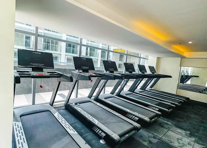 Apartment Spacious 2br Near Of Dreams, Airport, Moa, Okada, Ayala Malls, And Solaire Casino With Free 5 Pool Access