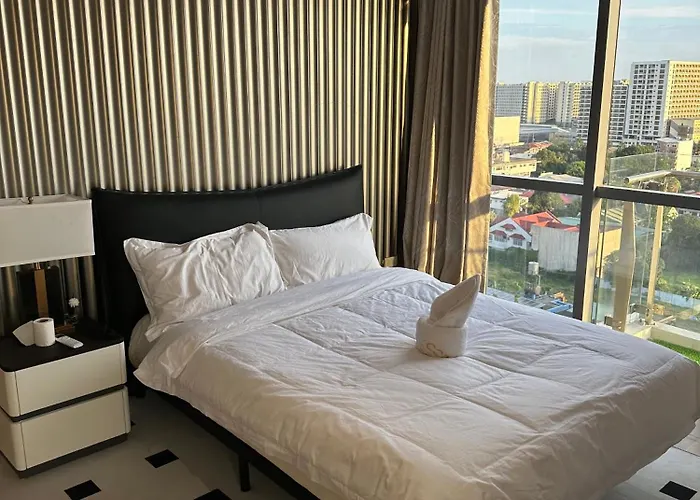 Spacious 2br Near Of Dreams, Airport, Moa, Okada, Ayala Malls, And Solaire Casino With Free 5 Pool Access *