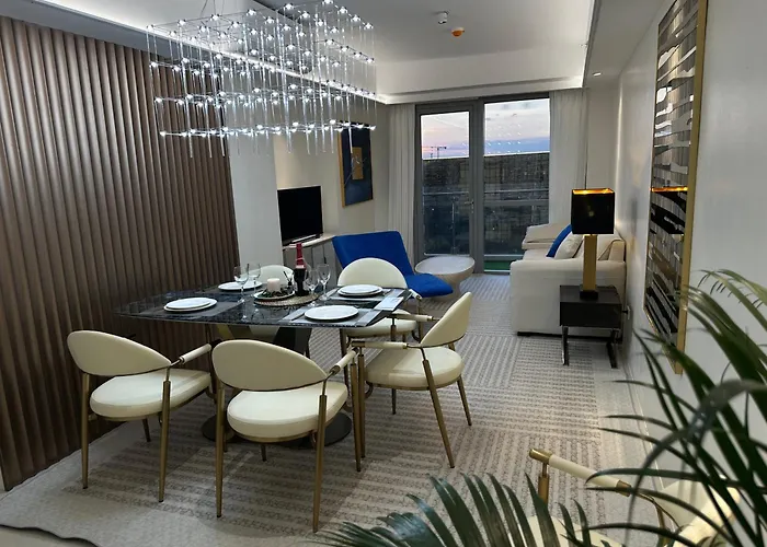 Spacious 2br Near Of Dreams, Airport, Moa, Okada, Ayala Malls, And Solaire Casino With Free 5 Pool Access Apartment *