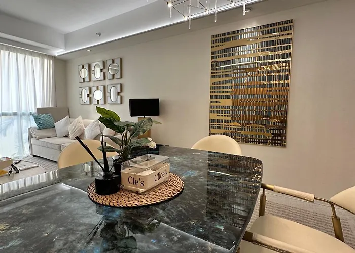 Apartment Spacious 2br Near Of Dreams, Airport, Moa, Okada, Ayala Malls, And Solaire Casino With Free 5 Pool Access Manila