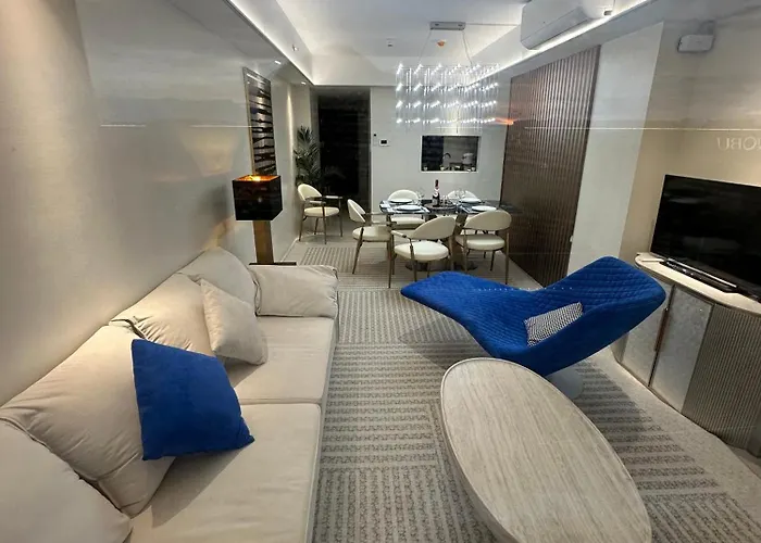 Spacious 2br Near Of Dreams, Airport, Moa, Okada, Ayala Malls, And Solaire Casino With Free 5 Pool Access *