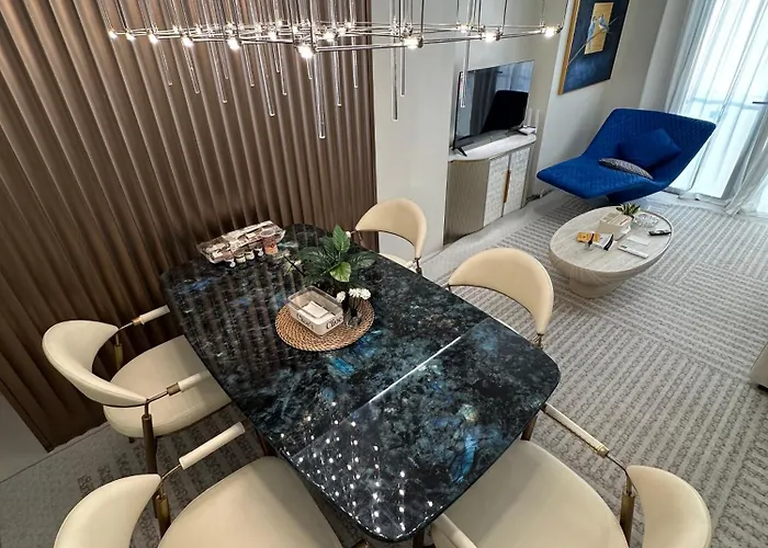 Spacious 2br Near Of Dreams, Airport, Moa, Okada, Ayala Malls, And Solaire Casino With Free 5 Pool Access *