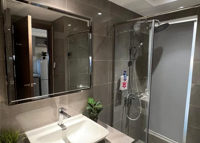 Spacious 2br Near Of Dreams, Airport, Moa, Okada, Ayala Malls, And Solaire Casino With Free 5 Pool Access Apartment Manila
